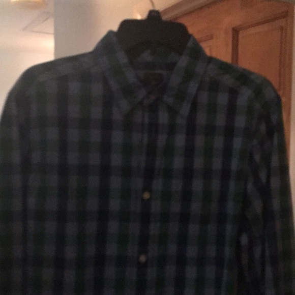 Basically new shirt - Picture 2 of 2